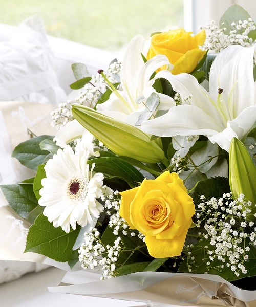 Send Online Flowers to UK England Best Florist Windsor Berkshire